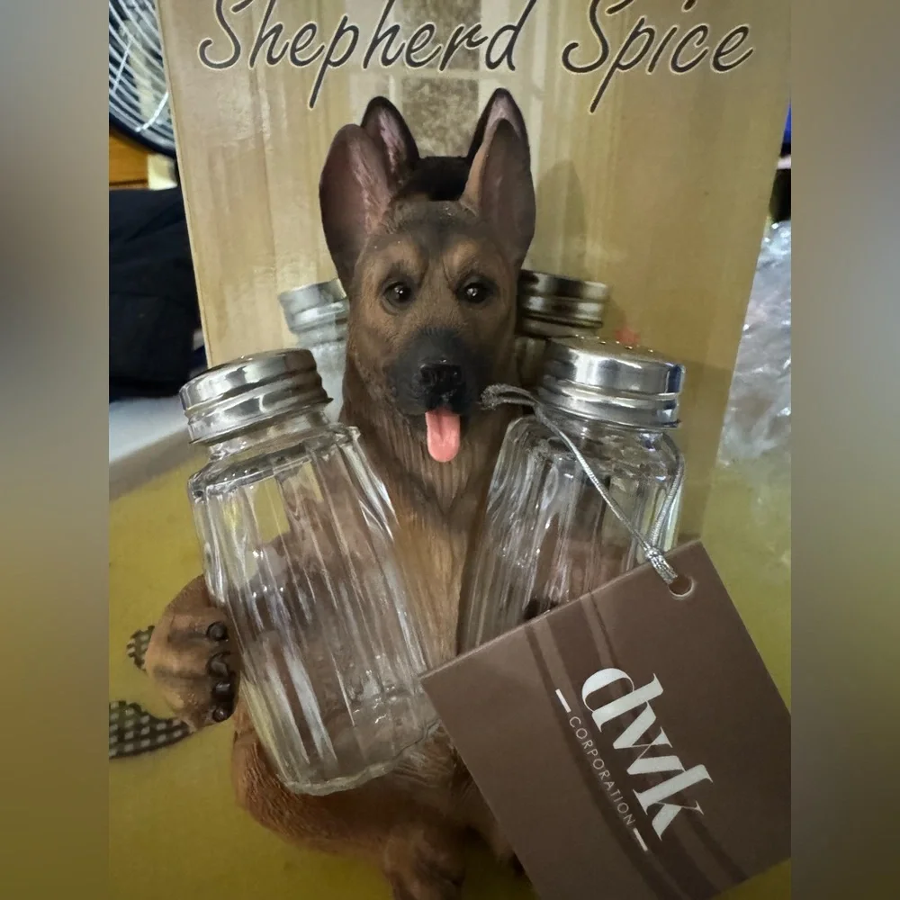 Shepherd Spice dog Salt and Pepper Shaker Holder - Super Cute - NIB/NWT